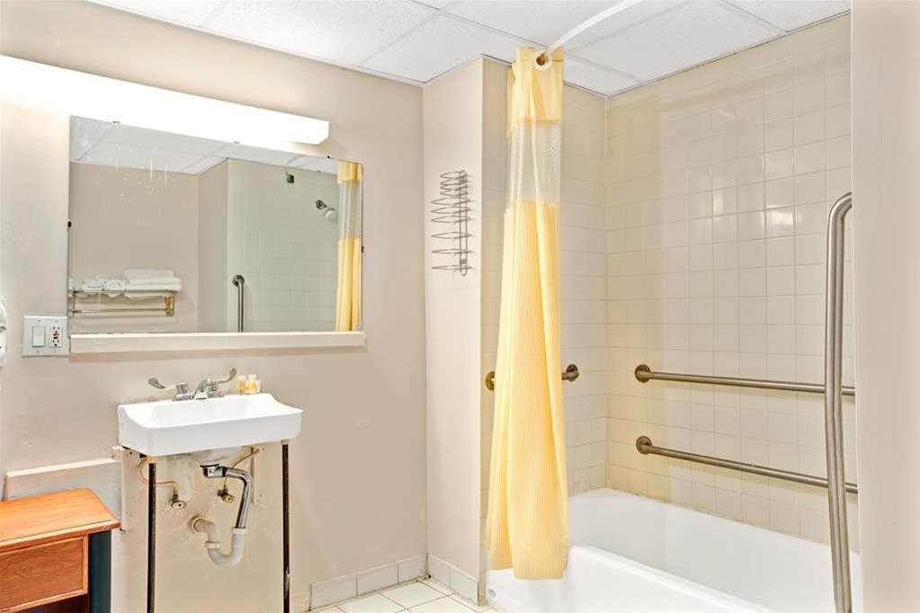 Oyo Hotel Edison Nj Route 1 Εξωτερικό φωτογραφία